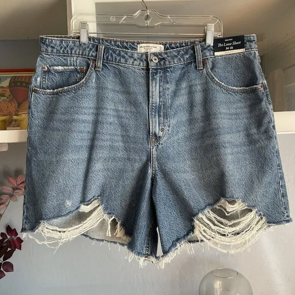 Abercrombie Curve Love High Rise Loose Short Medium Wash Size 34/18