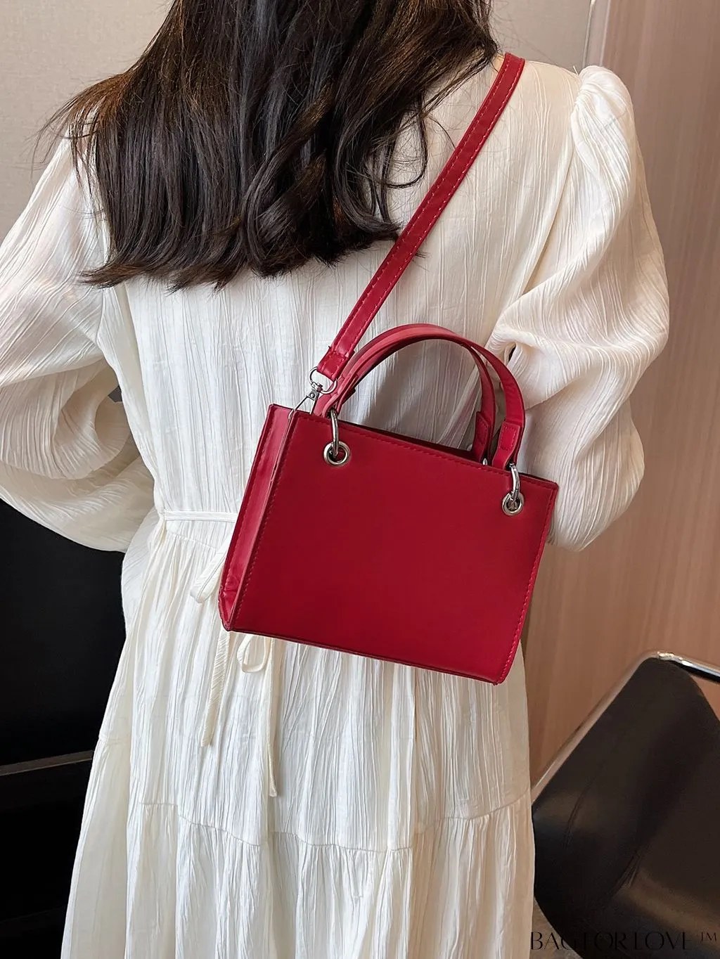 BagForLove - Minimalist Chic Tote: Solid Color & Timeless Style