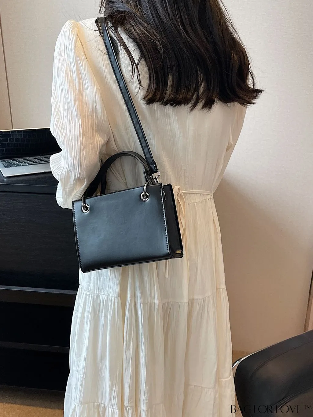 BagForLove - Minimalist Chic Tote: Solid Color & Timeless Style