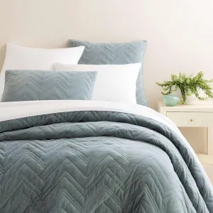 Brentwood Velvet Ocean Quilt, King Size, Blue Solid Pattern