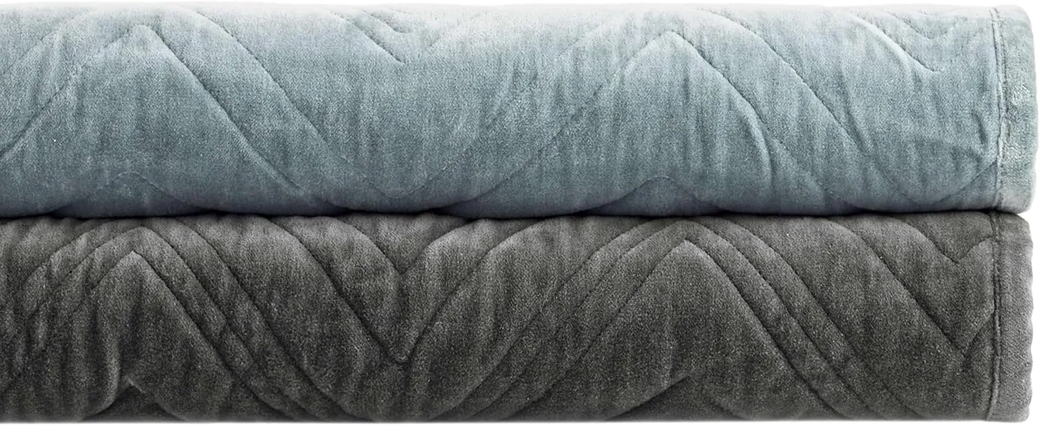 Brentwood Velvet Ocean Quilt, King Size, Blue Solid Pattern