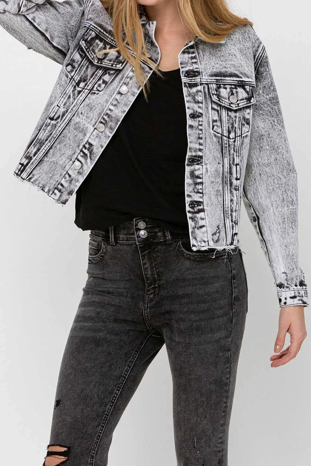 DISTRESSED CLASSIC CROP DENIM JACKET