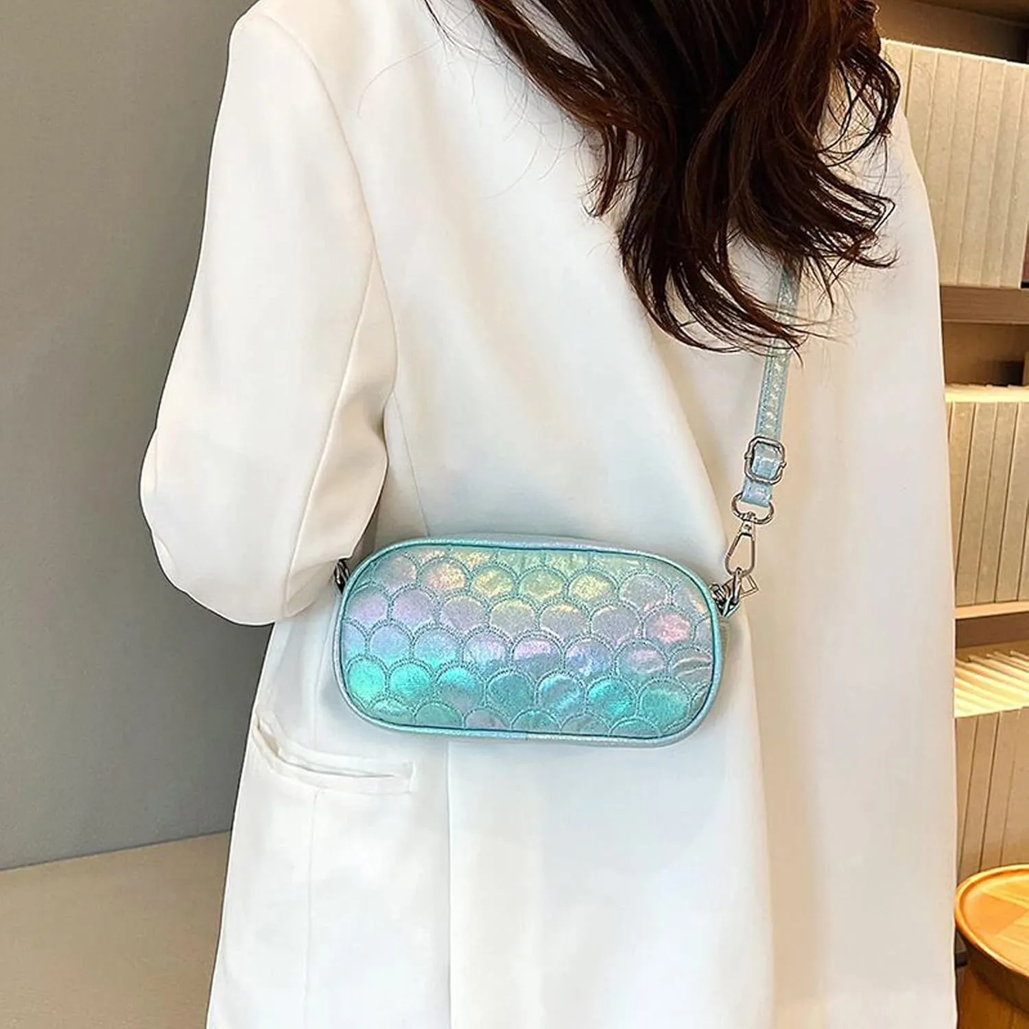 Holographic Mermaid Scale Crossbody Bag for Women Mermaid Scale Coin Purse Faux Leather Shouder Bag Shiny Mermaid Chest Bag