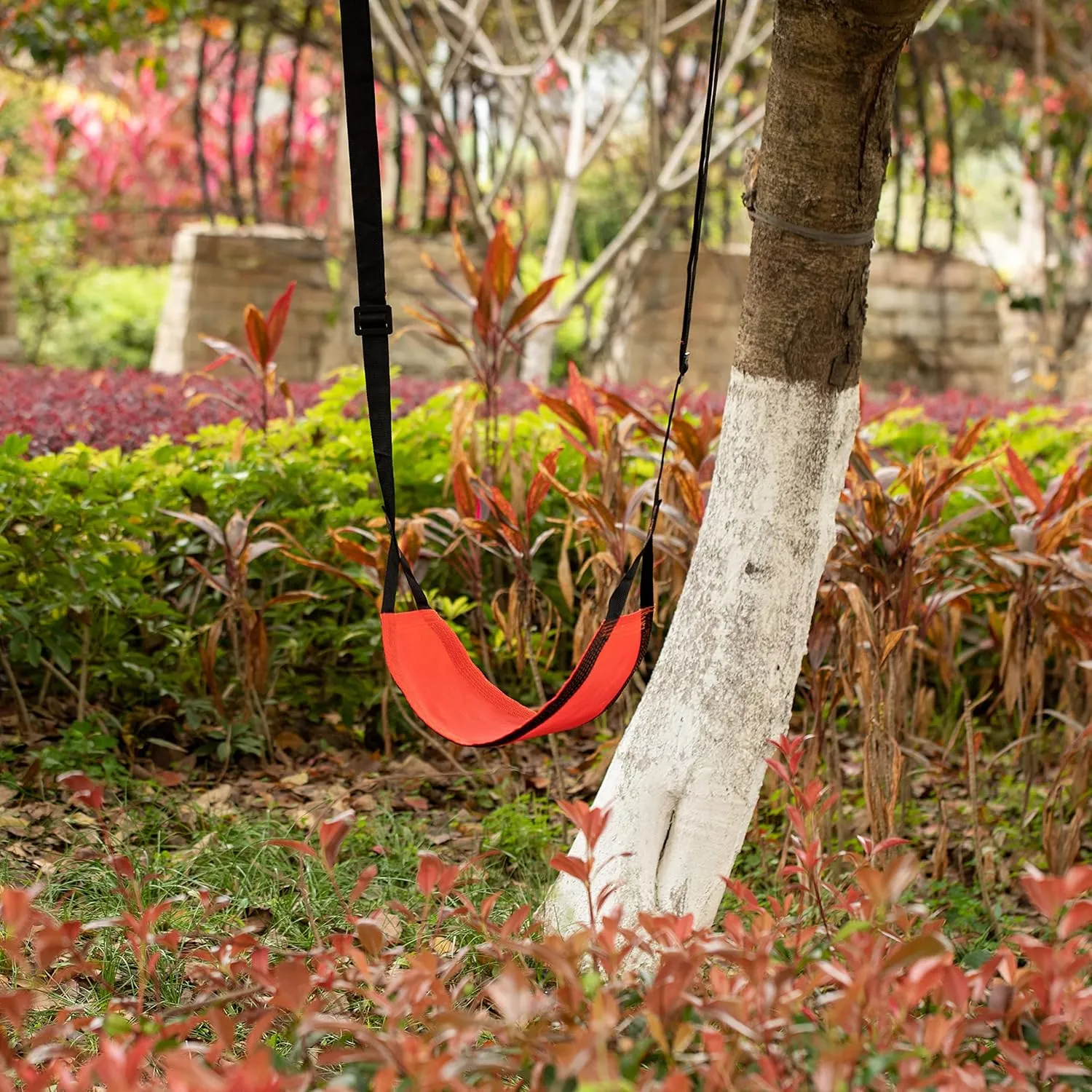 Indoor and Outdoor Patio Playground Kids Fun Hanging Mesh Fabric Tree Swing with Adjustable Strap (Red)