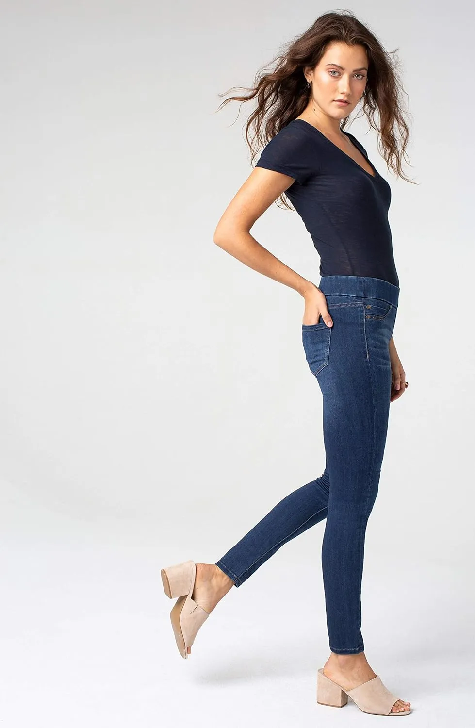 Liverpool Women's Sienna Legging Pull-On Denim Jean 30" Inseam