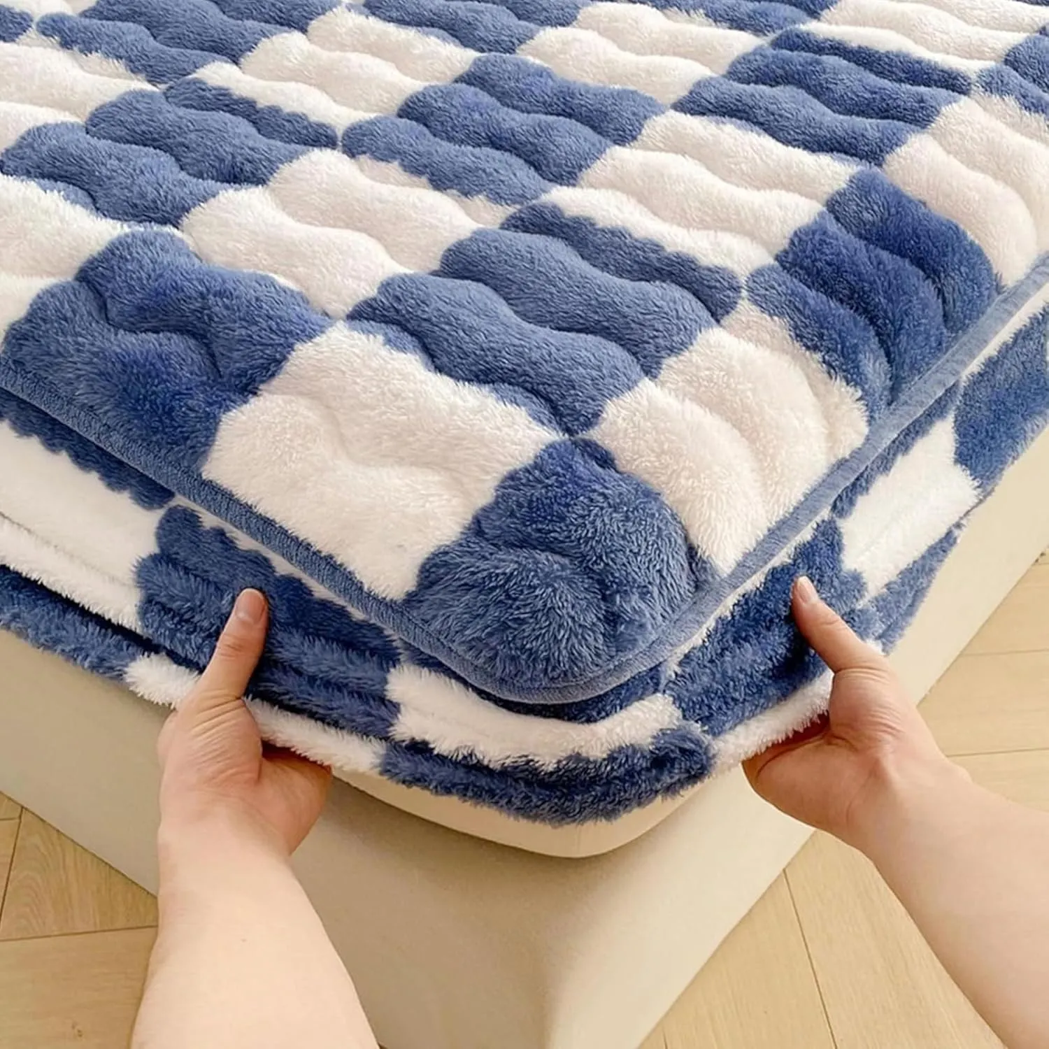 Milk Velvet Sheets, Milk Velvet Checkered Bedding Fitted Sheet Mattress Cover, Flannel Fluffy Mattress Twin Bed Non-Slip Protector Queen Size Fitted Sheet (B,Twin)