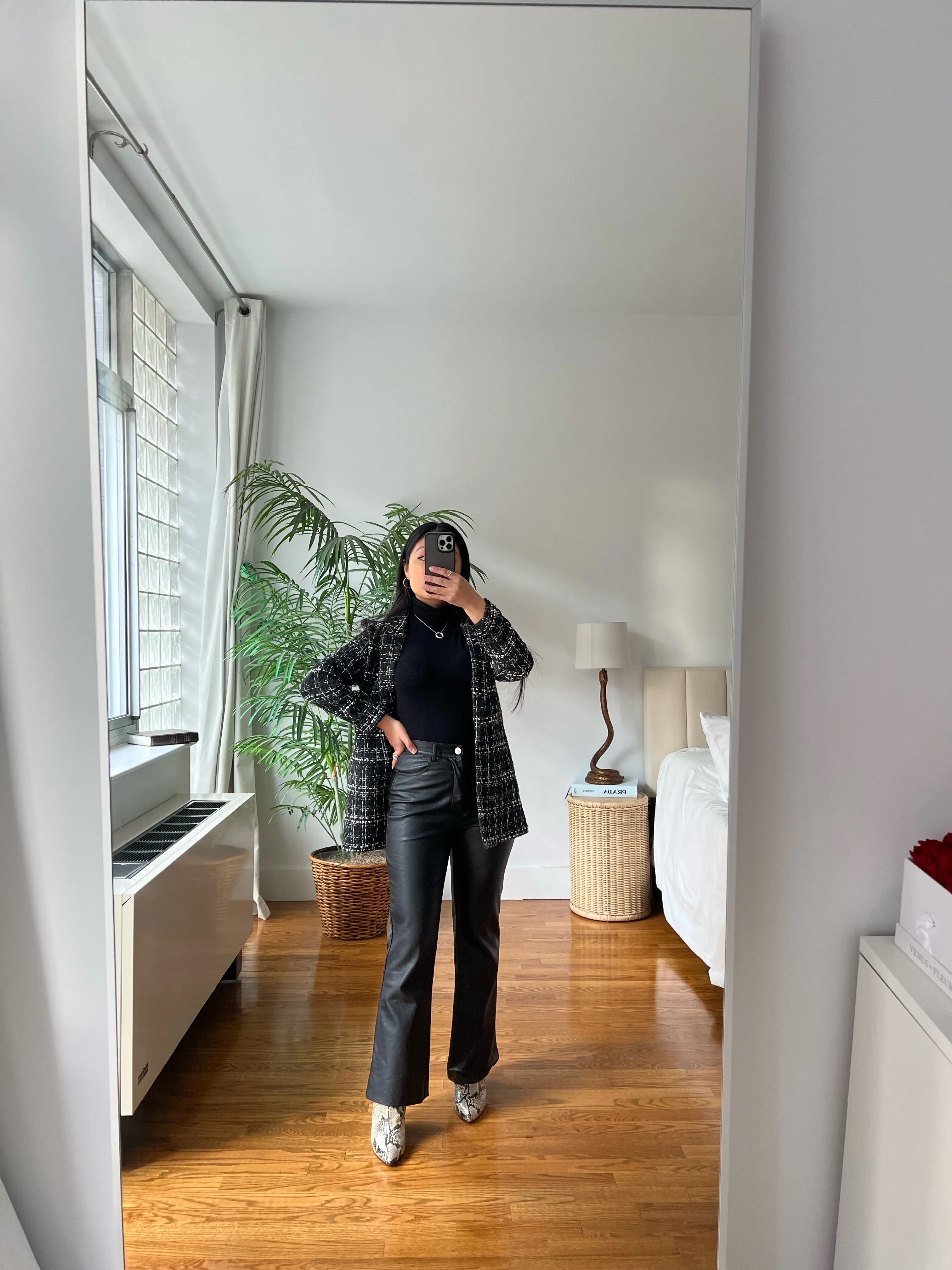 Minimalist - Petite Faux Leather Pants