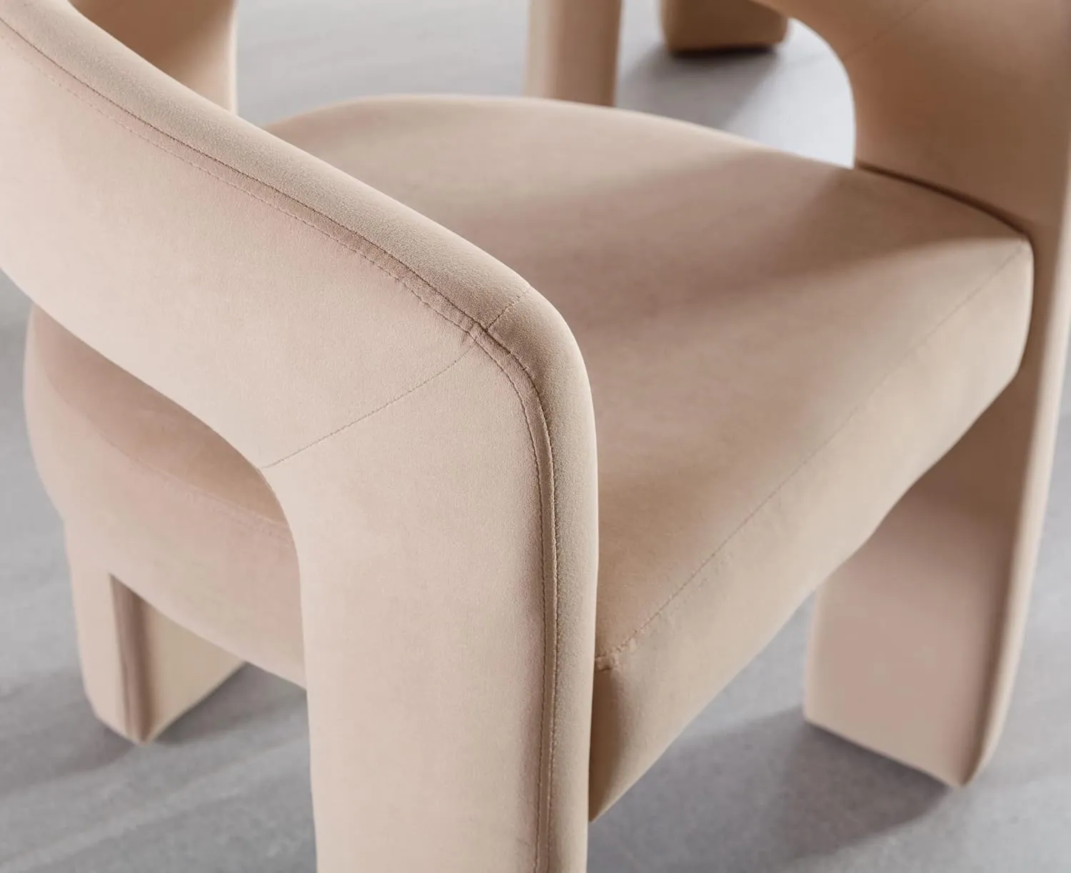 Modern Dining Chair, Velvet Upholstered Barrel Kitchen Chair, Round Dining Chairs with Wooden Legs, Assembled Accent Armchairs for Dining Room/Living Room/Bedroom/Side, Khaki