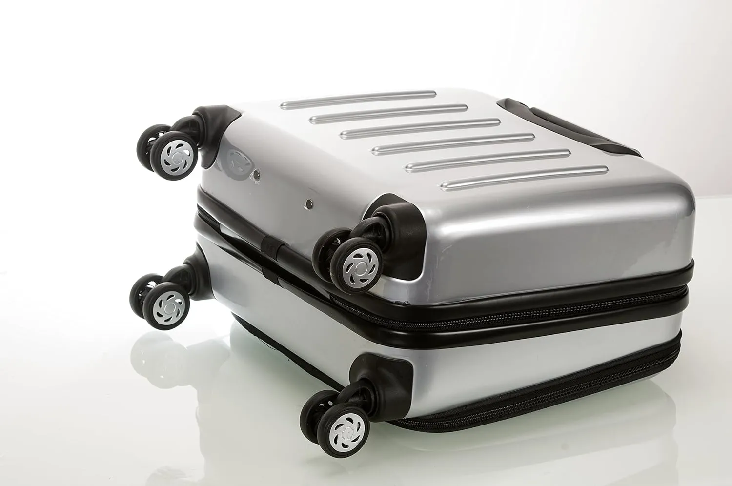 Rockland Revolution Hardside Rolling Computer Case, Silver, Carry-On 17-Inch