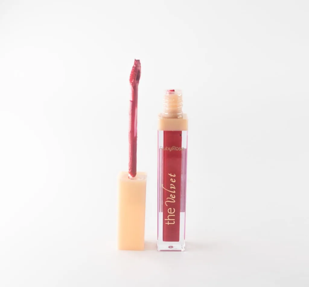 Ruby Rose The Velvet Gloss HB 562