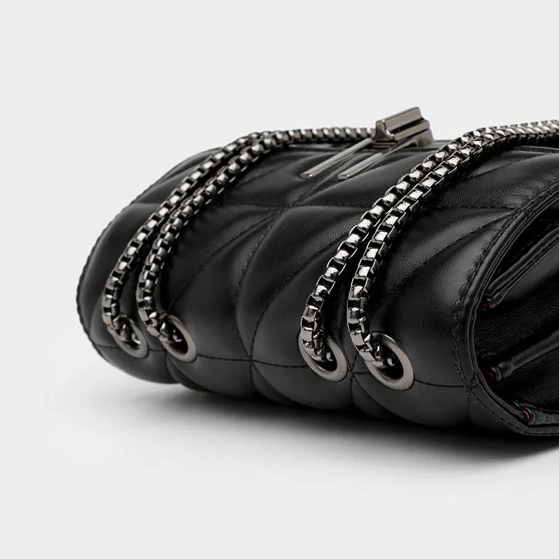Therese | Quilted Chain Shoulder Bag with Elegant Detailing