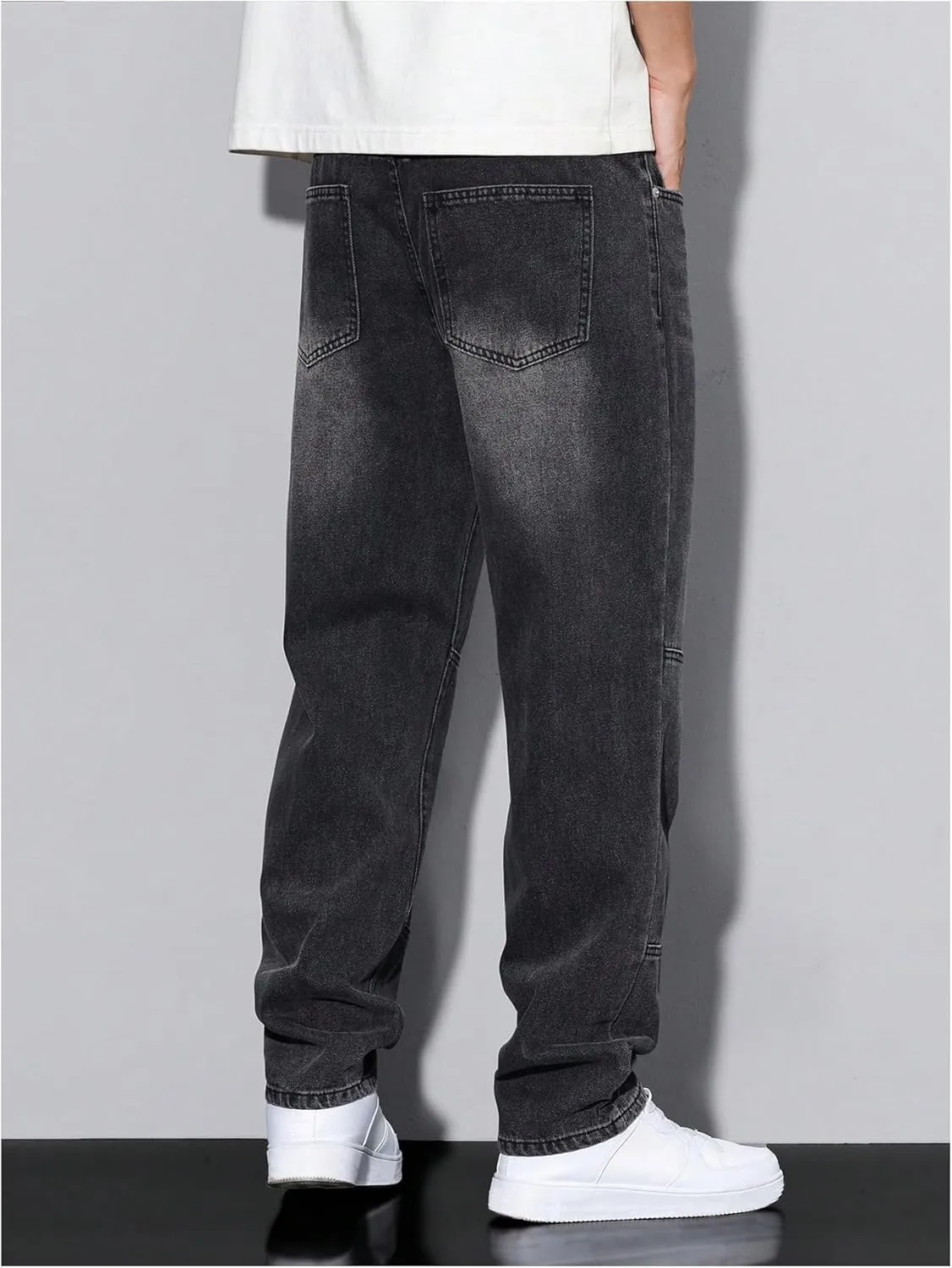 Verdusa Men's Faded Straight Leg Casual Denim Pants Vintage Jeans with Pockets